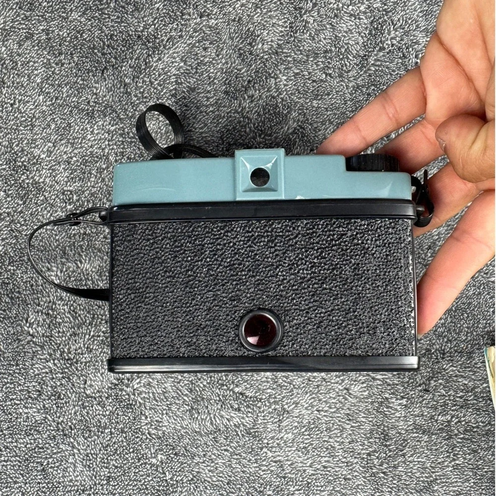 Vintage Tru-View Stock No. 90 Toy Camera 120 Roll Film Blue Black with Box